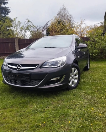 Opel Astra cena 32500 przebieg: 200000, rok produkcji 2015 z Olsztyn małe 667